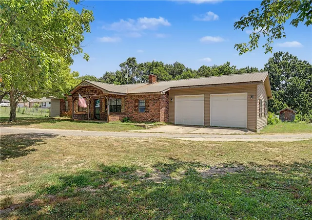 Photo 3 of Sale Pending at 11796 Leonard Rd, Gravette, AR 72736 | MLS# 1356563 | Listing updated on 2026-08-23