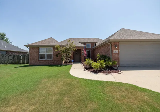 Photo 3 of Sale Pending at 330 Beasley Dr, Centerton, AR 72719 | MLS# 1356655 | Listing updated on 2026-08-23