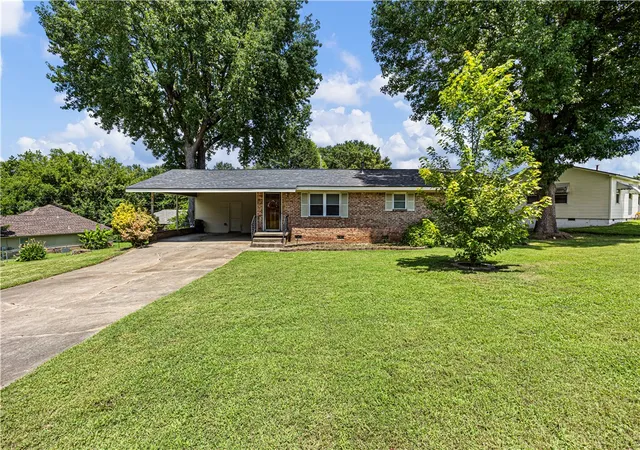 2nd image of 305 Meyer Dr, Van Buren, AR 72956 | MLS# 1356314