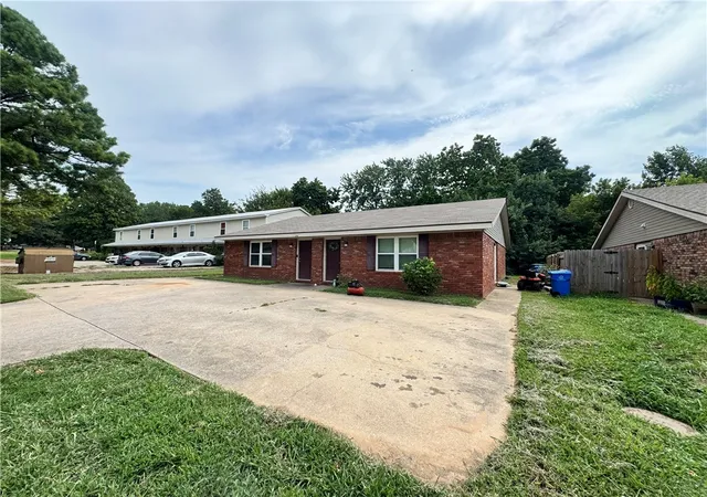 2nd image of 2748 & 2750 N Arroyo Ave, Fayetteville, AR 72703 | MLS# 1356360