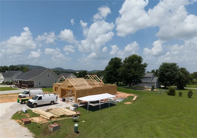 5th image of 720 Angie Lynn St, Green Forest, AR 72638 | MLS# 1356601