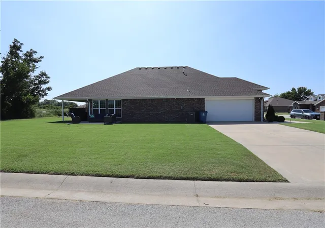 Photo 3 of Single family home for sale at 124 Cody John Way, Carl Junction, MO 64834 | MLS# 1356651 | Listing updated on 2026-07-27