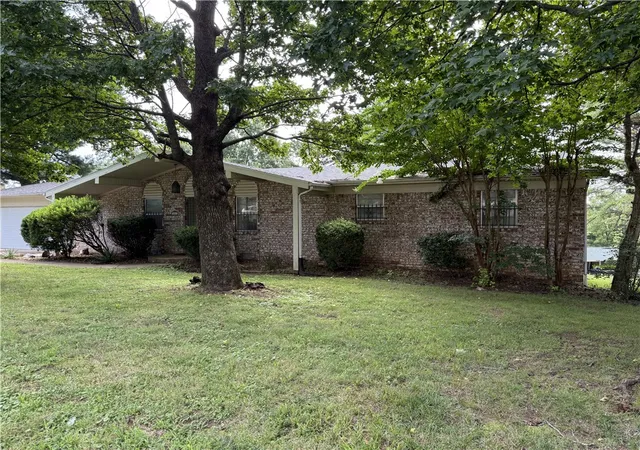 Photo 1 of Sale Pending at 607 Skyline Dr, Harrison, AR 72601 | MLS# 1355828 | Listing updated on 2026-08-24