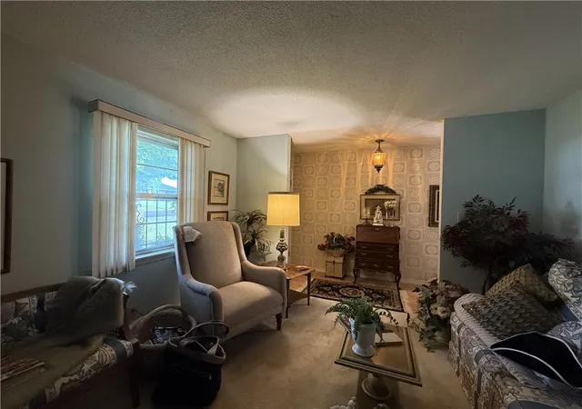 Photo 3 of Sale Pending at 607 Skyline Dr, Harrison, AR 72601 | MLS# 1355828 | Listing updated on 2026-08-24