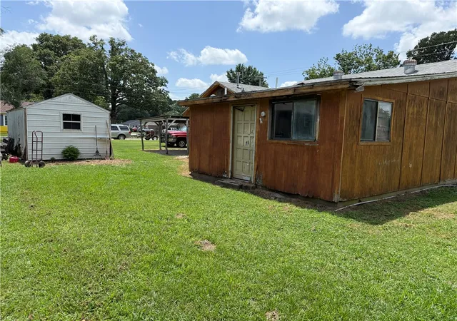 Photo 3 of Single family home for sale at 817 Crutcher St, Springdale, AR 72764 | MLS# 1356897 | Listing updated on 2026-08-21