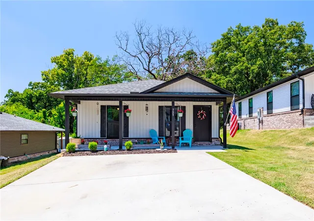 1st image of 329 Lafayette St, Van Buren, AR 72956 | MLS# 1357074