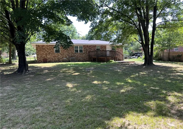 Photo 4 of Single family home for sale at 1002 Bobo Ave, Berryville, AR 72616 | MLS# 1357097 | Listing updated on 2026-08-22