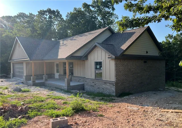 Photo 2 of Single family home for sale at 117 Salen Ln, Bella Vista, AR 72715 | MLS# 1357100 | Listing updated on 2026-08-13