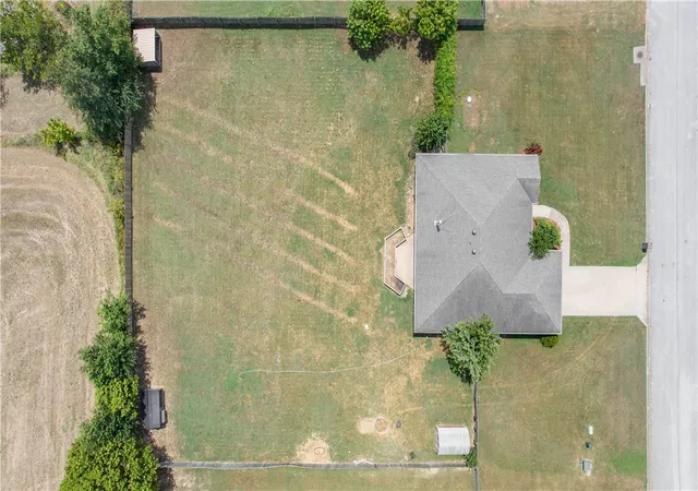 Photo 4 of Sale Pending at 3491 Gracie Dr, Lowell, AR 72745 | MLS# 1357136 | Listing updated on 2026-08-20
