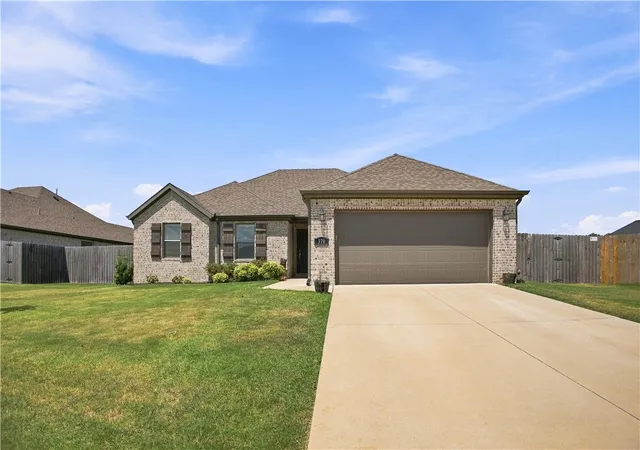 Photo 1 of Single family home for sale at 370 W Taverner Xing, Farmington, AR 72730 | MLS# 1357198 | Listing updated on 2026-10-06