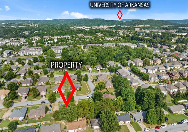 2nd image of 1493 N Hazeltine Dr, Fayetteville, AR 72704 | MLS# 1357057