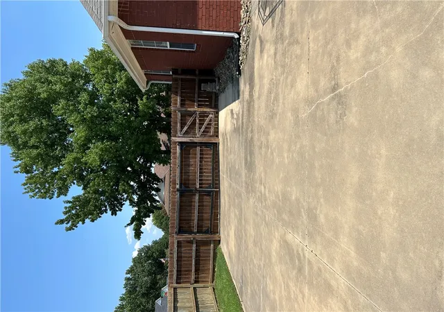 Photo 4 of Single family home for sale at 2008 W 8th Street, Russellville, AR 72801 | MLS# 1357163 | Listing updated on 2026-08-10