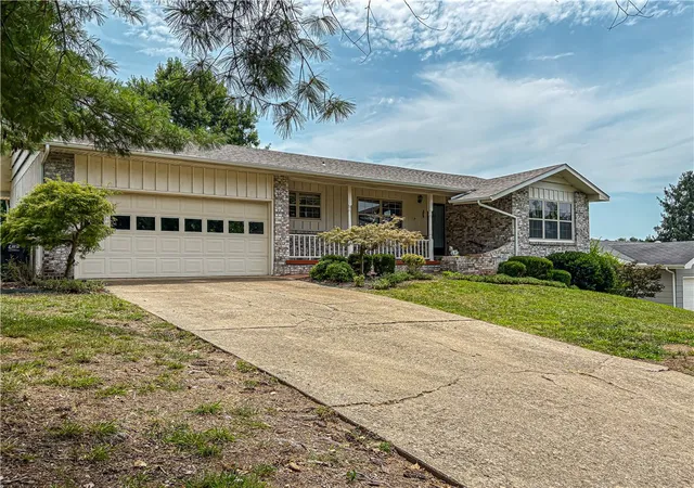 2nd image of 409 Skyline Dr, Harrison, AR 72601 | MLS# 1357170