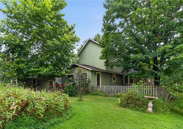 Photo 3 of Single family home for sale at 846 Mission Blvd, Fayetteville, AR 72701 | MLS# 1357341 | Listing updated on 2026-09-21