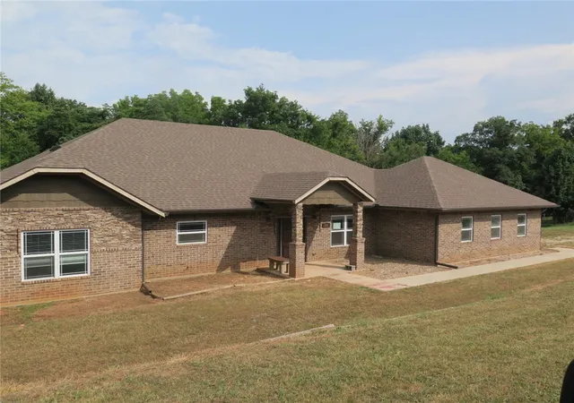 Photo 3 of Sale Pending at 846 James Pl, West Fork, AR 72774 | MLS# 1357368 | Listing updated on 2026-08-18