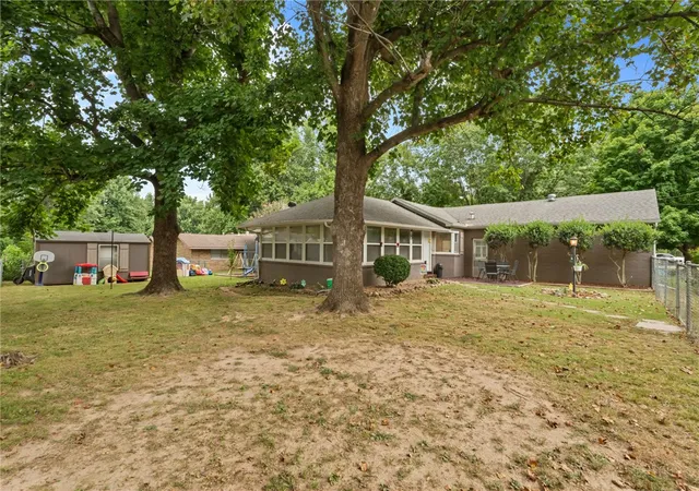 2nd image of 624 Kelly St, Harrison, AR 72601 | MLS# 1357389