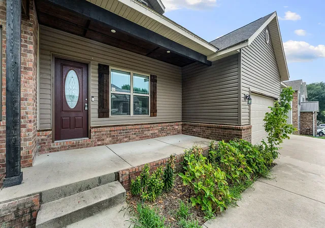 Photo 2 of Single family home for sale at 1070 Nemett Cir, Pea Ridge, AR 72751 | MLS# 1357202 | Listing updated on 2026-08-25