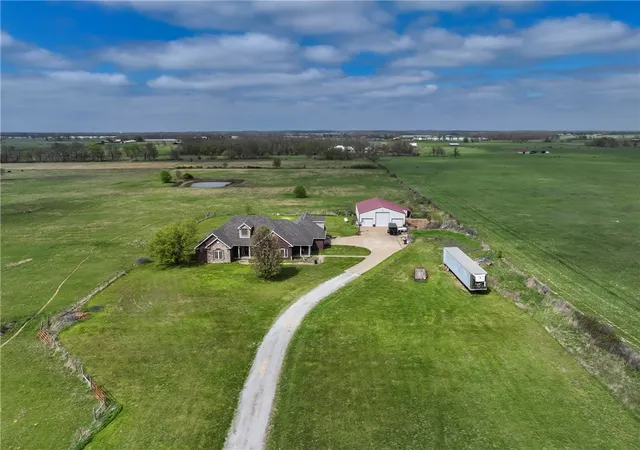 2nd image of 19030 Shady Grove Rd, Siloam Springs, AR 72761 | MLS# 1357489