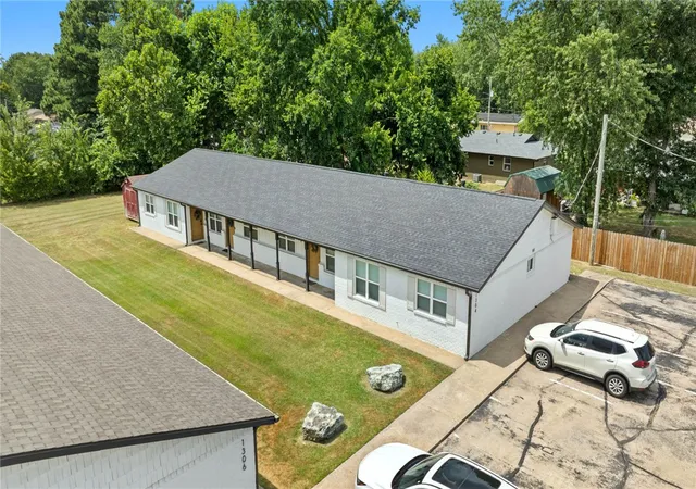 2nd image of 1304 Se C St, Bentonville, AR 72712 | MLS# 1357217