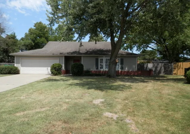 Photo 3 of Single family home for sale at 2725 W Highland Cir, Rogers, AR 72756 | MLS# 1357553 | Listing updated on 2026-08-21