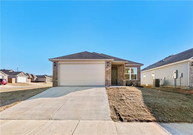 1st image of 846 E Sparrow Cir, Fayetteville, AR 72701 | MLS# 1357517