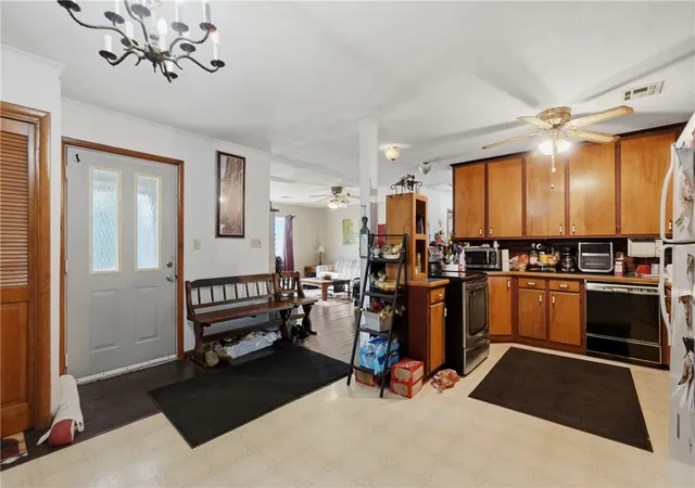 Photo 4 of Single family home for sale at 1057 Mundell Rd, Eureka Springs, AR 72631 | MLS# 1357575 | Listing updated on 2026-08-06