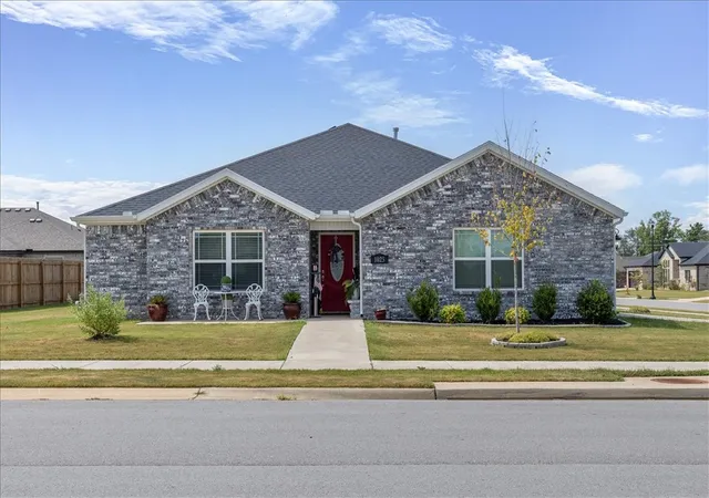 1st image of 1025 Domingo Ave, Lowell, AR 72745 | MLS# 1357147