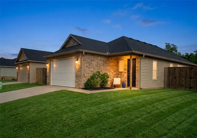2nd image of 2383 S Ouachita Dr, Fayetteville, AR 72701 | MLS# 1357723