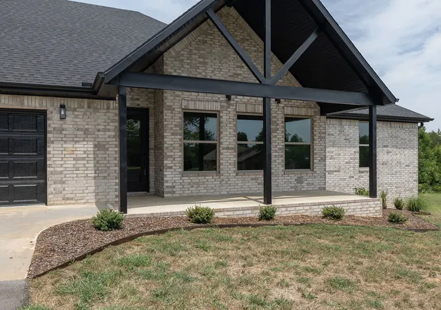 Photo 2 of Single family home for sale at 212 Oneal, Elkins, AR 72727 | MLS# 1357774 | Listing updated on 2026-08-18