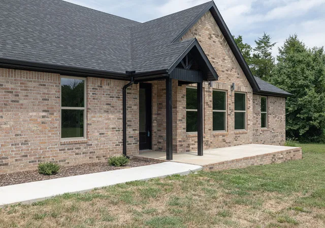 Photo 3 of Single family home for sale at 216 Oneal Ln, Elkins, AR 72727 | MLS# 1357784 | Listing updated on 2026-08-18
