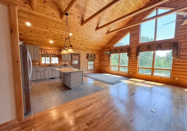 Photo 3 of Single family home for sale at 706 Blackjack Trl, Mountain Home, AR 72653 | MLS# 1357787 | Listing updated on 2026-08-17