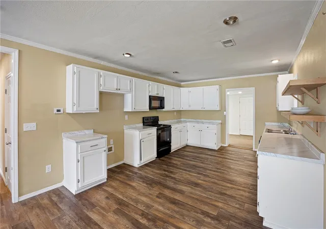 Photo 4 of Single family home for sale at 200 E J St, Russellville, AR 72801 | MLS# 1357602 | Listing updated on 2026-09-22