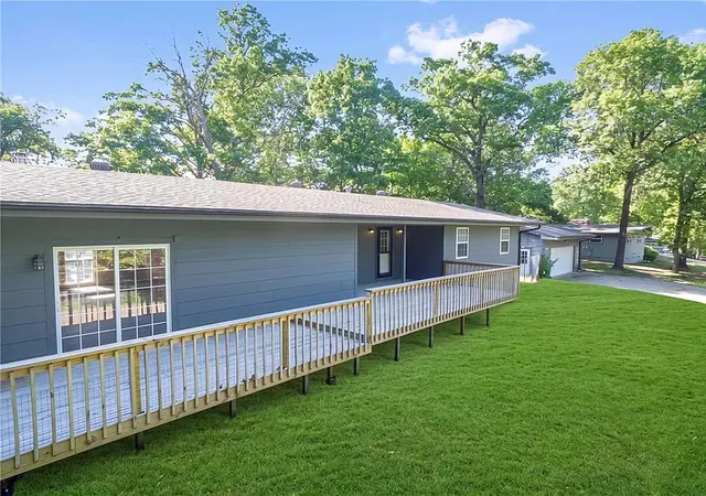 Photo 1 of Single family home for sale at 27 Worcester Dr, Bella Vista, AR 72714 | MLS# 1357768 | Listing updated on 2026-08-19