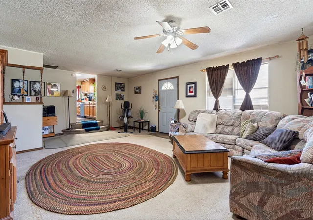 Photo 3 of Single family home for sale at 613 W Arkansas St, Gentry, AR 72734 | MLS# 1357793 | Listing updated on 2026-08-21