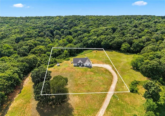 2nd image of 15475 Greasy Valley Rd, Prairie Grove, AR 72753 | MLS# 1357728