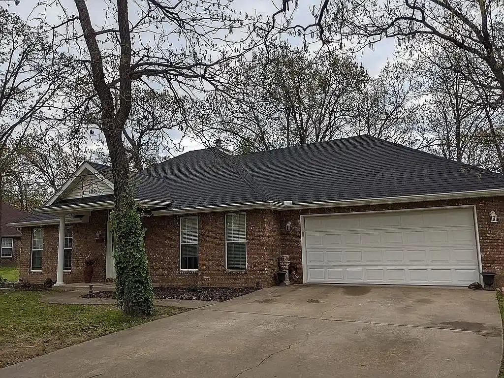 Single family home for sale at 708 Cherokee Dr, Gentry, AR 72734 | MLS# 1357834