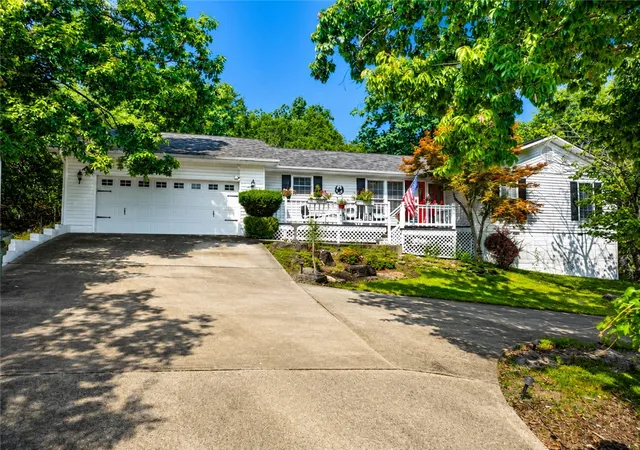 Photo 3 of Single family home for sale at 10 Narrows Dr, Holiday Island, AR 72631 | MLS# 1357794 | Listing updated on 2026-08-10