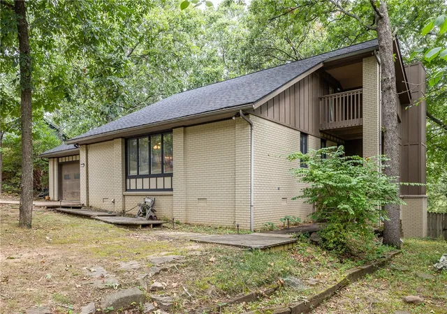 1st image of 1168 E Oaks Manor Dr, Fayetteville, AR 72703 | MLS# 1357369