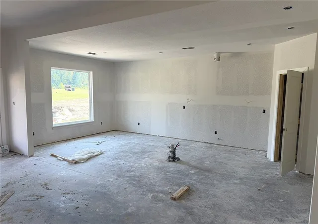 2nd image of 1318 Big Oak Dr, Alma, AR 72921 | MLS# 1357946