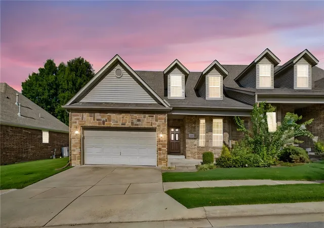 Condo for sale at 4177 N Meadow View Dr, Fayetteville, AR 72703 | MLS# 1357880
