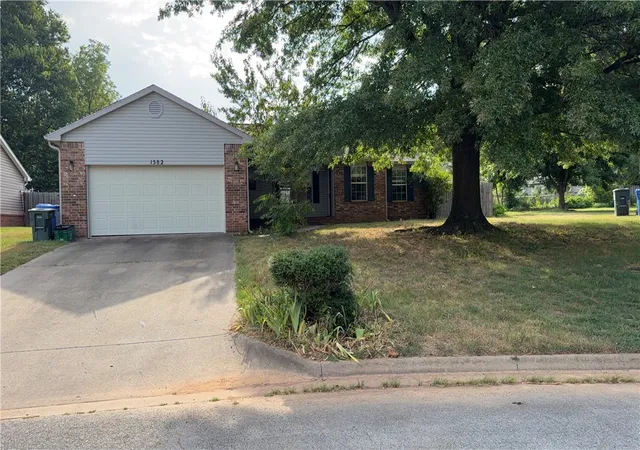 Photo 1 of Single family home for sale at 1582 N Stable Ave, Fayetteville, AR 72703 | MLS# 1357973 | Listing updated on 2026-08-23