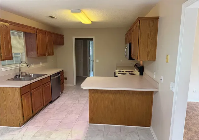 Photo 3 of Single family home for sale at 1582 N Stable Ave, Fayetteville, AR 72703 | MLS# 1357973 | Listing updated on 2026-08-23