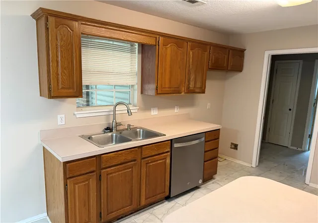 Photo 4 of Single family home for sale at 1582 N Stable Ave, Fayetteville, AR 72703 | MLS# 1357973 | Listing updated on 2026-08-23