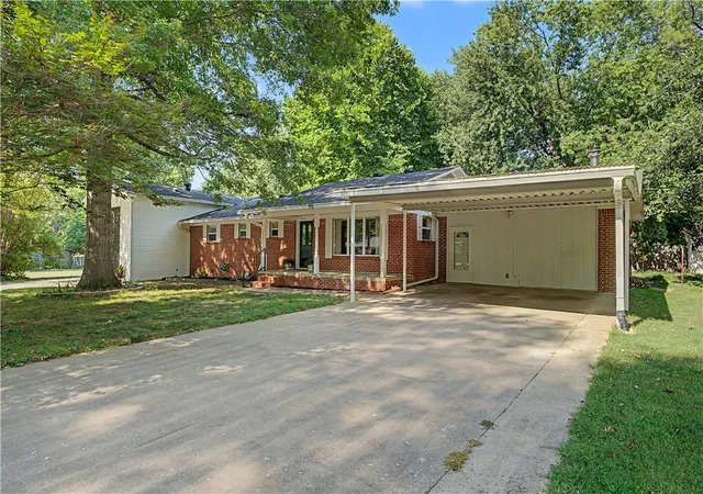 Photo 3 of Sale Pending at 4202 Croxdale St, Springdale, AR 72764 | MLS# 1356487 | Listing updated on 2026-08-23