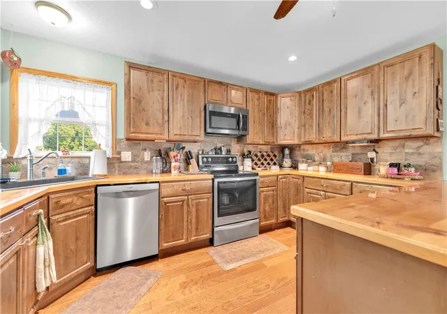 Photo 3 of Sale Pending at 495 Sharp Rd, Fayetteville, AR 72703 | MLS# 1357935 | Listing updated on 2026-08-14