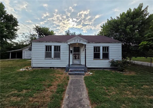 Photo 1 of Sale Pending at 720 Kansas St, Springdale, AR 72764 | MLS# 1358054 | Listing updated on 2026-08-19