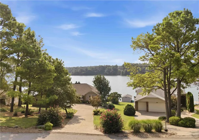 1st image of 1 Glamis Ln, Bella Vista, AR 72715 | MLS# 1356940