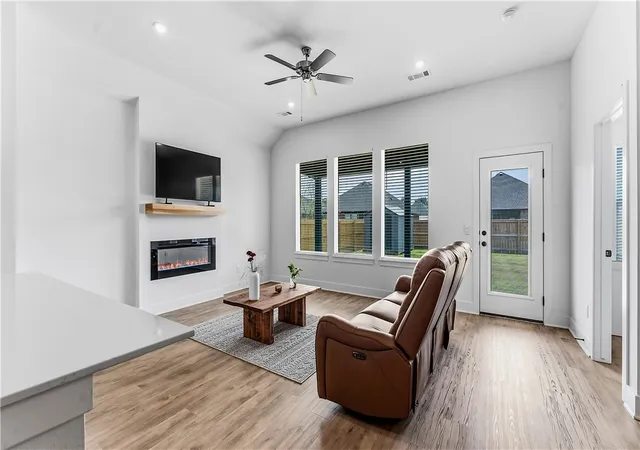 Photo 4 of Single family home for sale at 4361 Florentina Ave, Springdale, AR 72764 | MLS# 1358050 | Listing updated on 2026-09-30