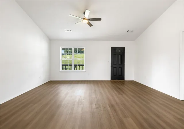 Photo 3 of Single family home for sale at 5068 Highway 7 N, Harrison, AR 72601 | MLS# 1358073 | Listing updated on 2026-08-25