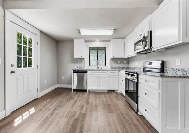 Photo 3 of Sale Pending at 139 Center St, Rogers, AR 72756 | MLS# 1358049 | Listing updated on 2026-08-17